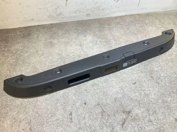 Mercedes-Benz takakontin kansi OEM A1777501100 image 2