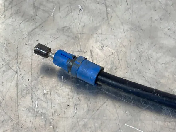 Câble de déverrouillage de frein à main Dodge RAM VAN 2018 55398320AC image 4