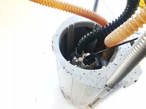 Pompe à carburant Opel Antara OEM 96830395 2007 2.0L image 3