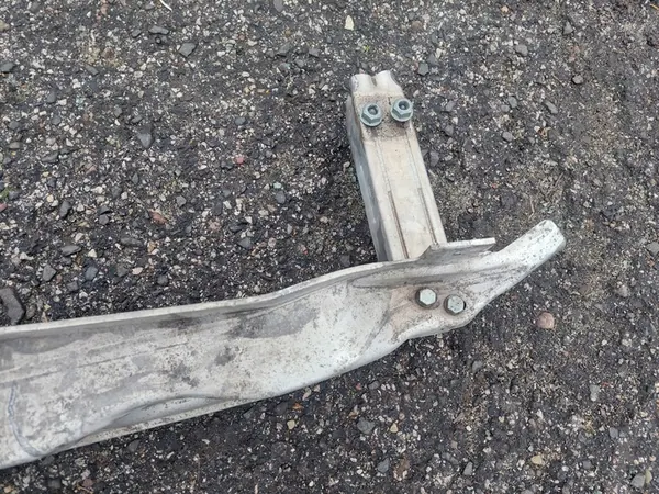 Etupuskuri Audi A6 C6 4F 4F0807111 OEM image 2