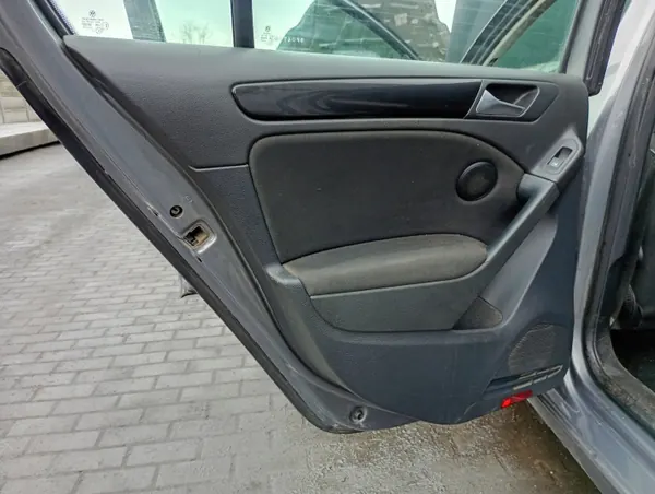 OEM MM-2402-51 Linker Achter Zijbekleding VW Golf VI image 3