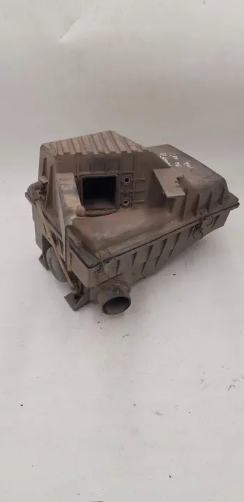 Volkswagen PASSAT B3 Ilmansuodattimen Kotelo 357129607B image 3