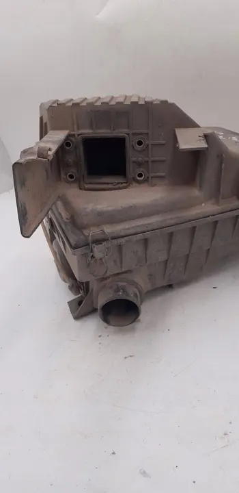 Volkswagen PASSAT B3 Ilmansuodattimen Kotelo 357129607B image 5