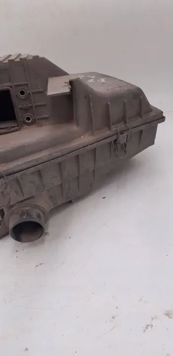 Volkswagen PASSAT B3 Ilmansuodattimen Kotelo 357129607B image 6