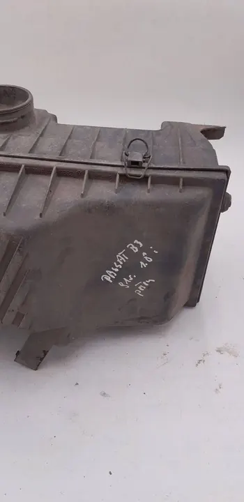 Volkswagen PASSAT B3 Ilmansuodattimen Kotelo 357129607B image 8