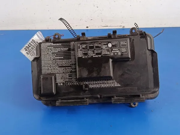 AUDI 80 B4 1.9TDI CAIXA DE FUSÍVEIS 443941822A image 5