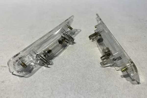 Luz de matrícula OPEL CORSA B 90213642 image 3