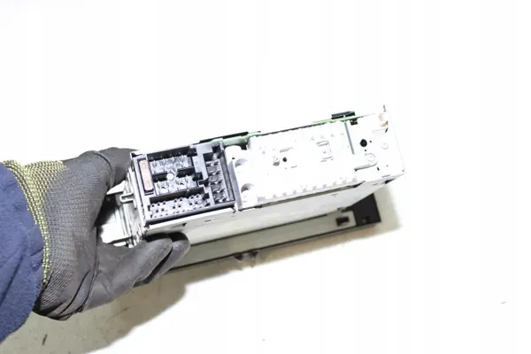 Radio Mercedes OEM A0004467462 - Usado image 5