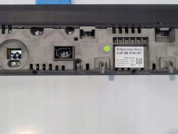 Pantalla de cuadro Mercedes OEM A2479007004 image 4