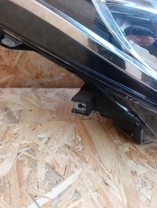 Farol direito Toyota Corolla E16 E18 Lift 2016-2018 MNB654 image 2