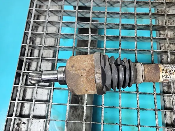 Arbre de transmission avant gauche Peugeot 301 1.6 HDI Citroen C-Elysee image 3