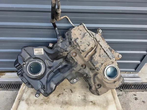 Bränsletank Audi A4 B8 A5 8T 2.0 TDI Quattro image 2