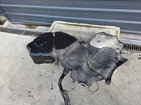 Bränsletank Audi A4 B8 A5 8T 2.0 TDI Quattro image 5