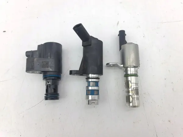 Solenoïde de distribution variable OEM 05C906455J image 2