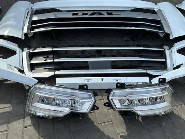 Spoiler de canto DAF OE para XF XG+ - Usado image 8