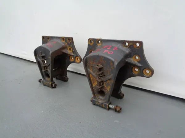 Support de ressort arrière Volvo FL7 OEM 14021N image 3