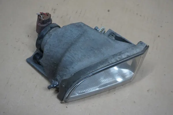 TOYOTA RAV4 II Halogenstrålkastare Vänster Fram 00-05 image 10