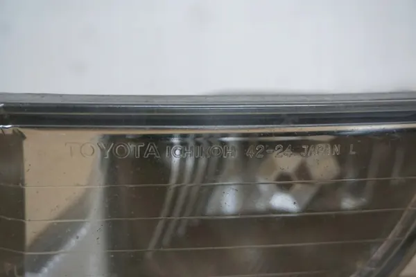 TOYOTA RAV4 II Halogenstrålkastare Vänster Fram 00-05 image 4