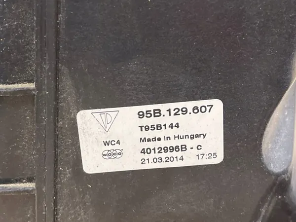 Filtro de ar Porsche usado OEM 95B129607 Macan image 5