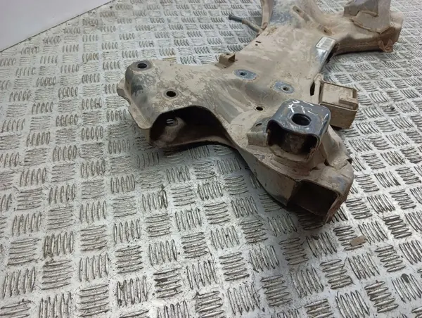 Cadre avant KIA Sportage 2013 OEM 624012Y300 image 8