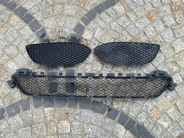 GRILLE MERCEDES 205 C CLASS GAUCHE DROITE 2058850723 2058850823 image 2