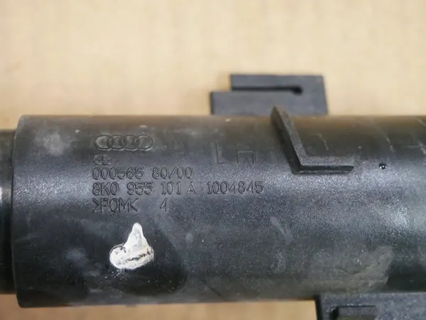 AUDI A4 B8 Linker Koplampenreiniger 8K0955101A image 4