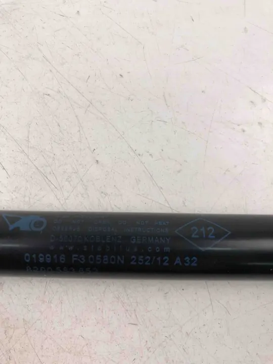 Oikea tavaratilan nostosylinteri RENAULT CLIO III 8200583852 image 4