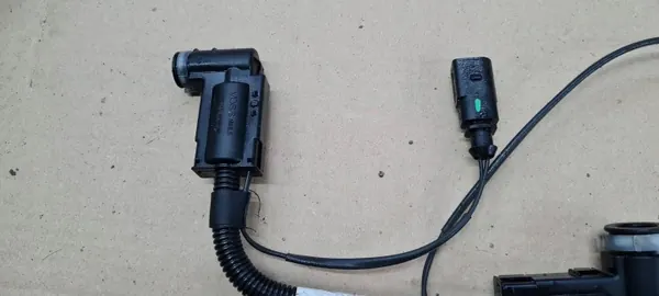 AdBlue-johdotus OEM 8R0131911 Audi Q5 8R:lle image 5
