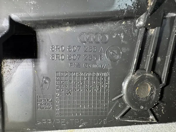 Audi Q5 Unterer Stoßfängerschutz OEM 8R0807233A image 3