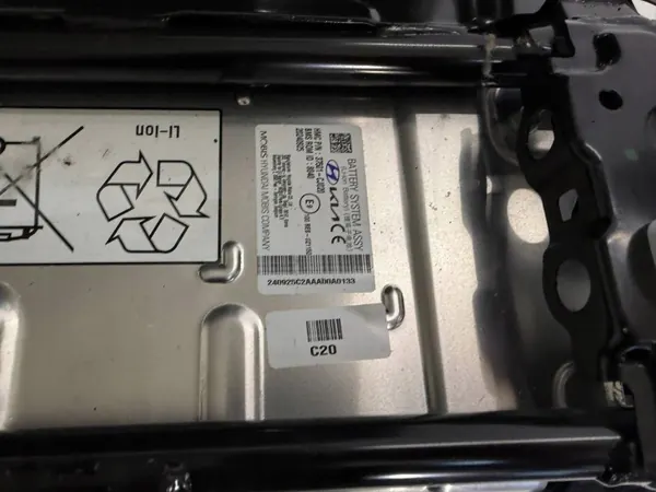 Bateria Kia OE usada OEM 37501-CJ020 - 1 Ah image 3