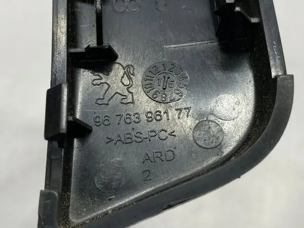Manilla interior trasera Peugeot 208 OEM 9676396177 image 8