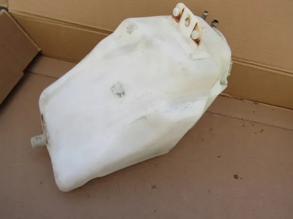 Réservoir lave-glace OEM 1248690720 avec chauffage image 8