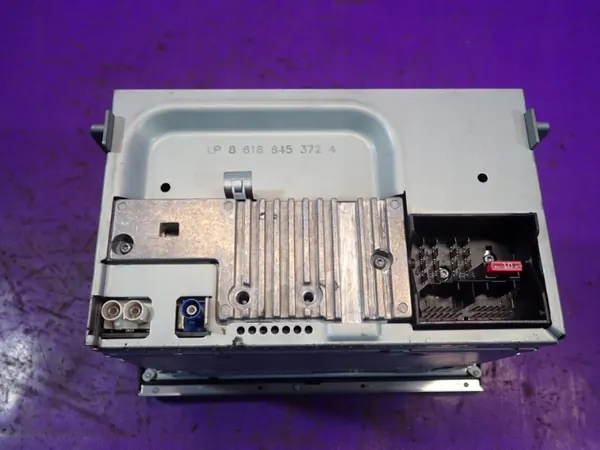Audi A4 B7 Radio Navigation CD OEM Zawada-295221- image 5