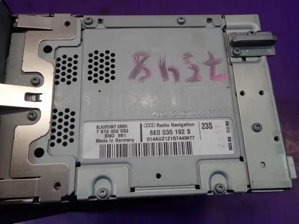 Audi A4 B7 Radio Navigation CD OEM Zawada-295221- image 6