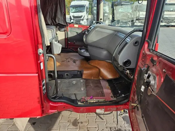 Cabina DAF XF 106 SSC Pre-facelift - Estado Usado image 4