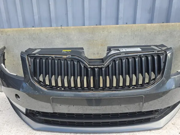 Paraurti anteriore SKODA OCTAVIA III 5E0807221 image 7