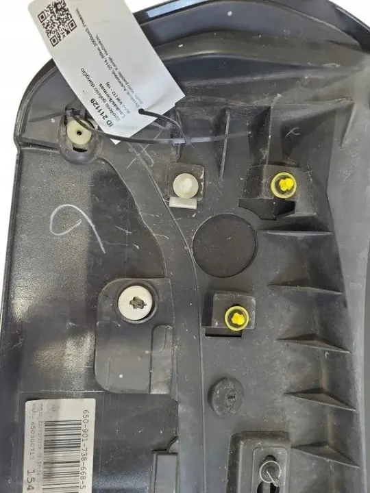 Spoiler maletero Volvo V40 OEM 3125397301 - Usado image 3