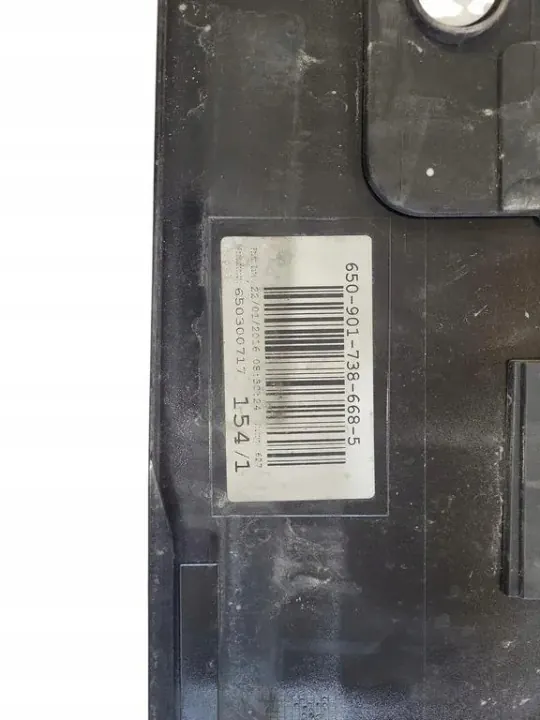 Spoiler maletero Volvo V40 OEM 3125397301 - Usado image 4