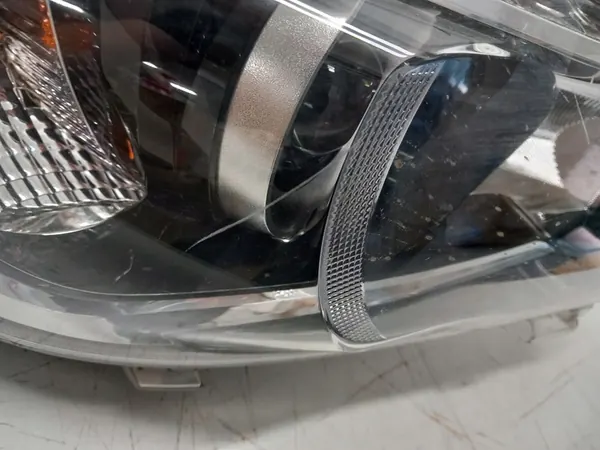 TOYOTA HILUX VIII Faro Delantero Derecho LED 15- image 3