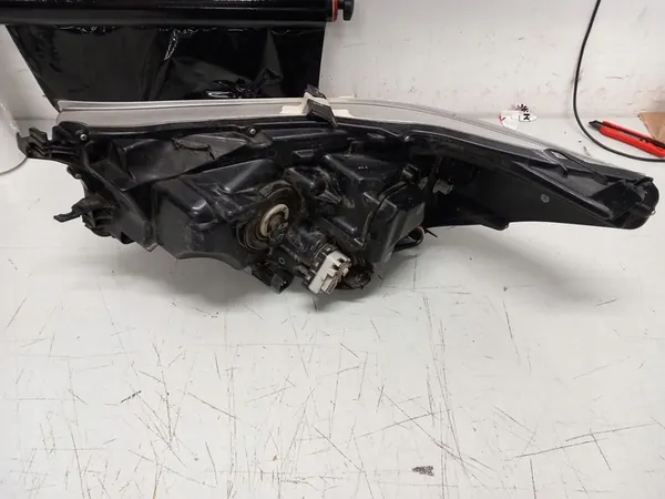 TOYOTA HILUX VIII Faro Delantero Derecho LED 15- image 5