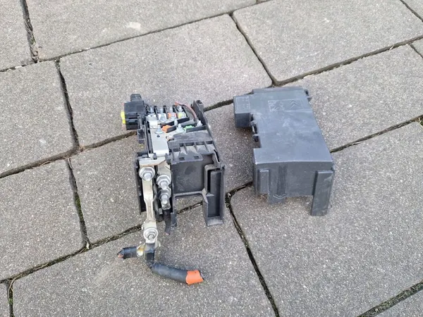 Módulo de Voltaje de Batería CITROEN PEUGEOT 9810873080 image 3