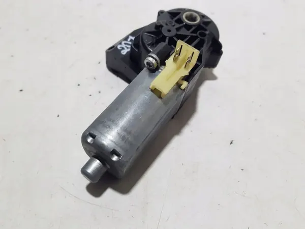 Istuinmoottori OEM 0390203331 Mercedes W207 W204 image 4