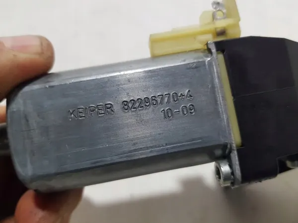 Istuinmoottori OEM 0390203331 Mercedes W207 W204 image 7