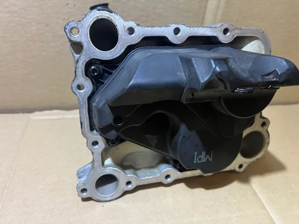 Separador de óleo AUDI A6 C6 2.4 V6 06E103773C image 3