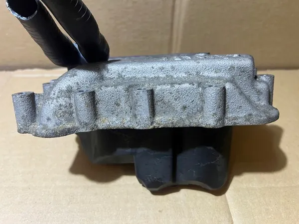 Separador de óleo AUDI A6 C6 2.4 V6 06E103773C image 5