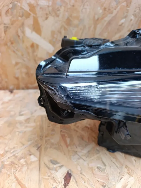 FARO ESQUERDO TOYOTA CHR II 2023-2026 NNBBVTT image 2