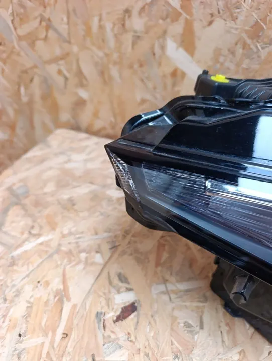 FARO ESQUERDO TOYOTA CHR II 2023-2026 NNBBVTT image 3