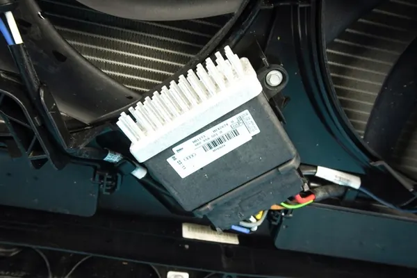 Suporte frontal radiador ventiladores Audi A6 4G 2.0TDI 4G0805594 image 8