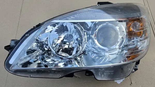 Linker koplamp Mercedes C-Klasse W204 H7 Europa image 2