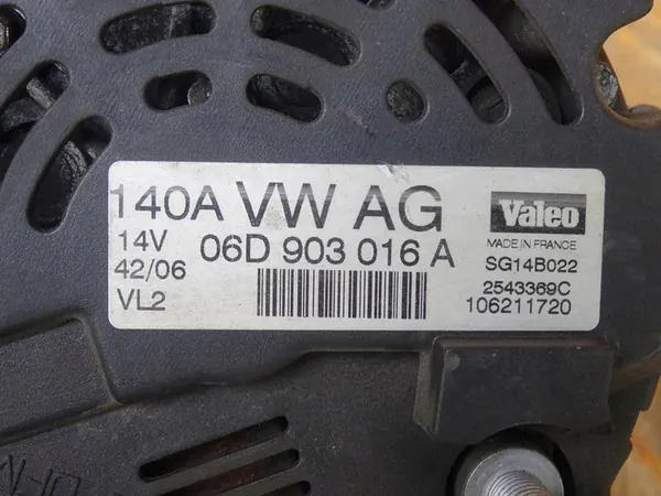 AUDI A4 B7 2.0 TFSI Vaihtovirtageneraattori 140A 06D903016A image 6